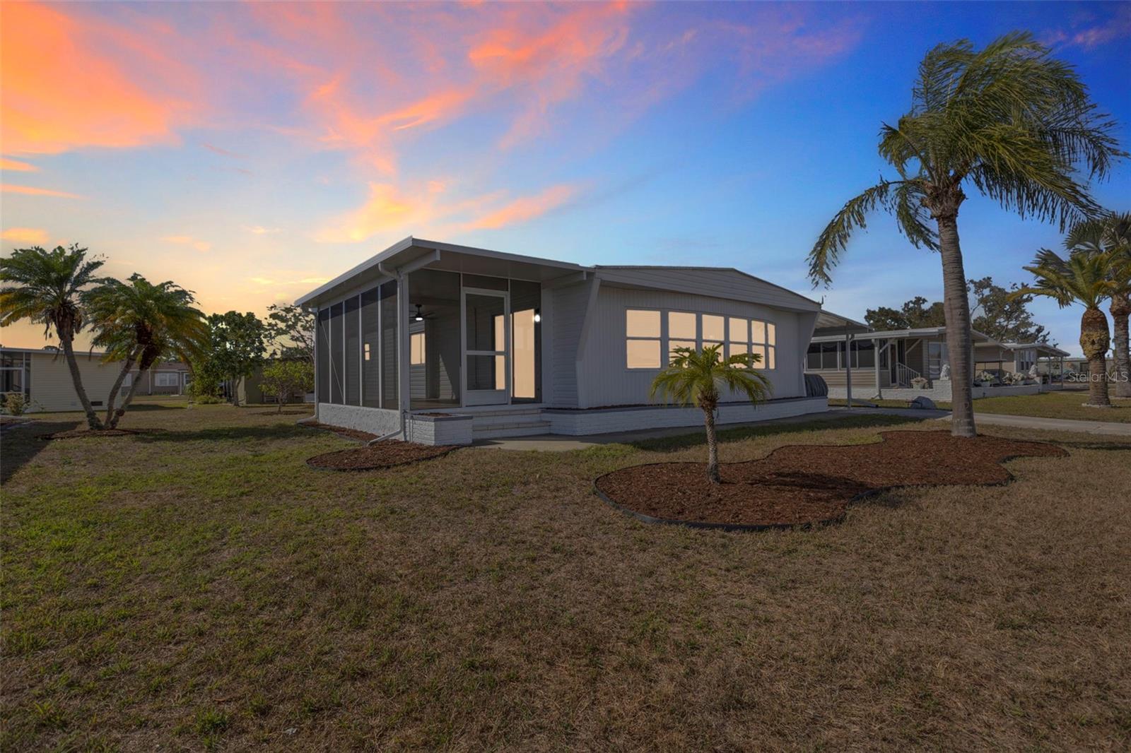 Image 3 of 32 For 517 Los Altos