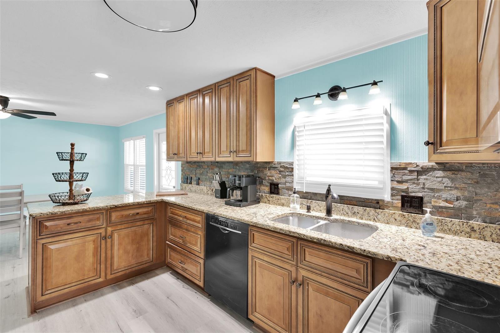 Image 7 of 32 For 517 Los Altos