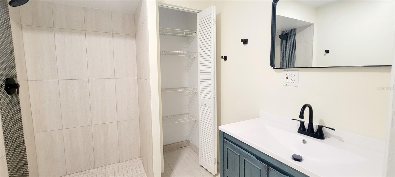 Image 12 of 16 For 3775 40th Lane S L