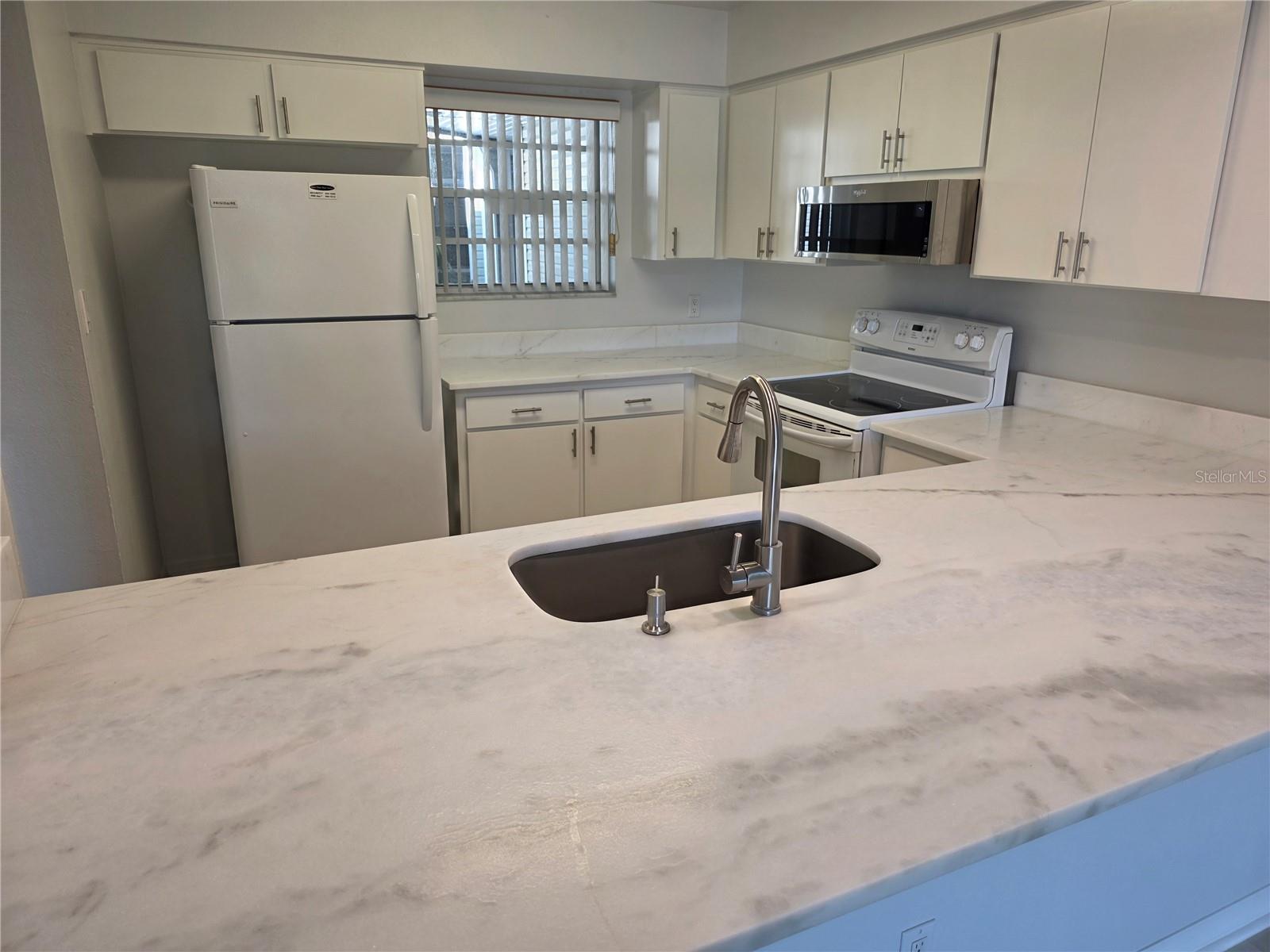 Image 3 of 19 For 6826 Stones Throw Circle N 11107