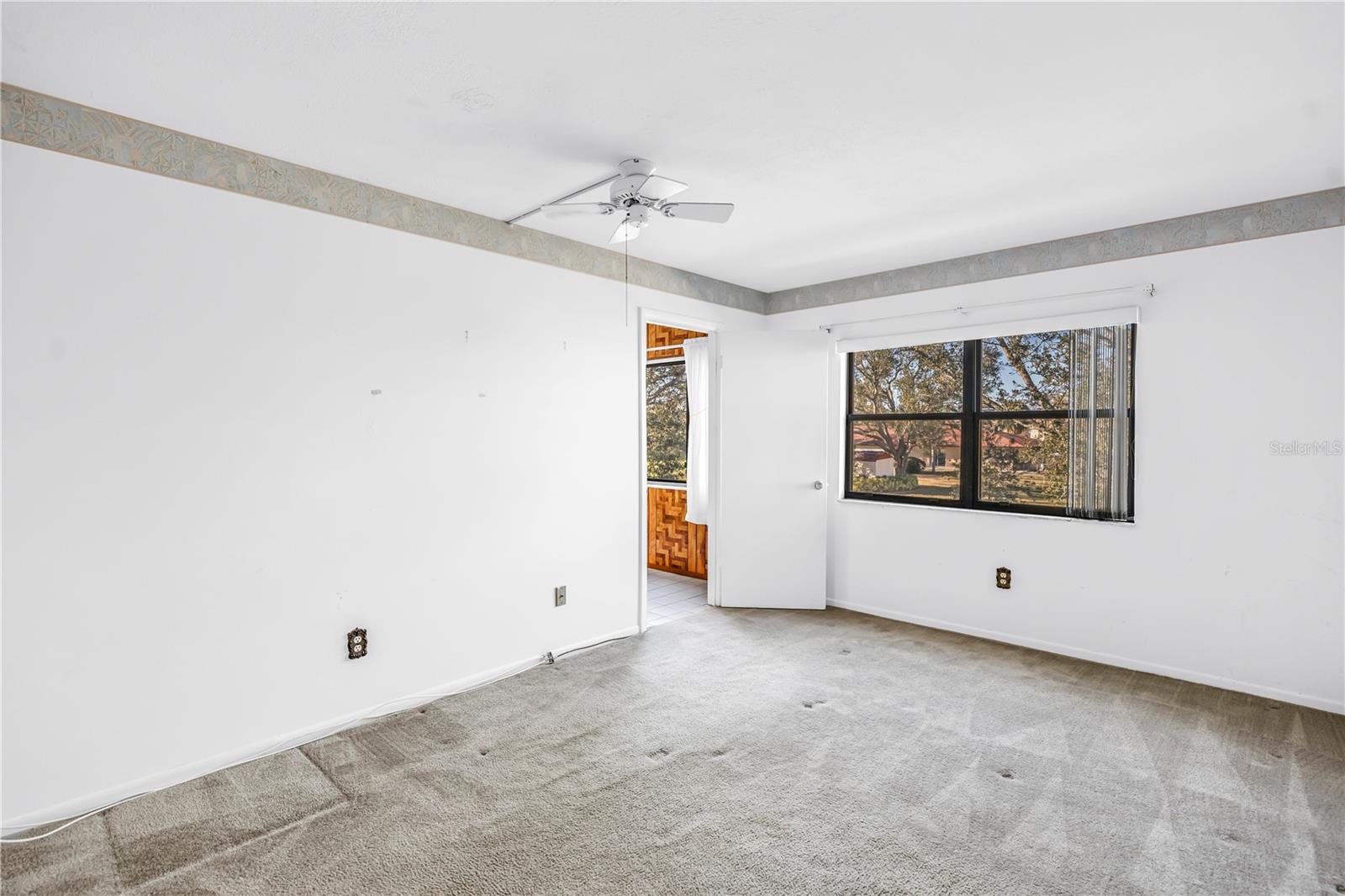 Image 10 of 32 For 4920 Locust Street Ne 204