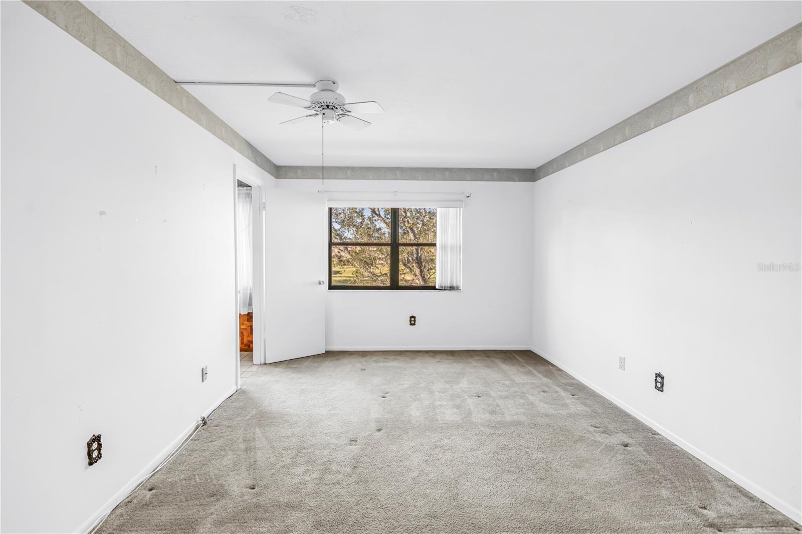 Image 11 of 32 For 4920 Locust Street Ne 204