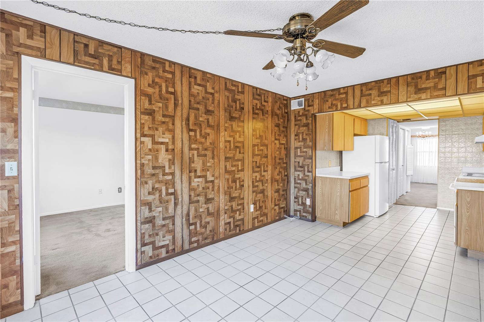 Image 18 of 32 For 4920 Locust Street Ne 204