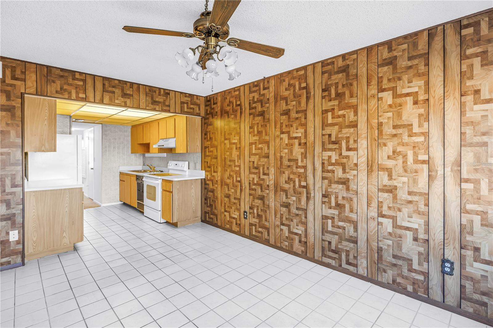 Image 19 of 32 For 4920 Locust Street Ne 204