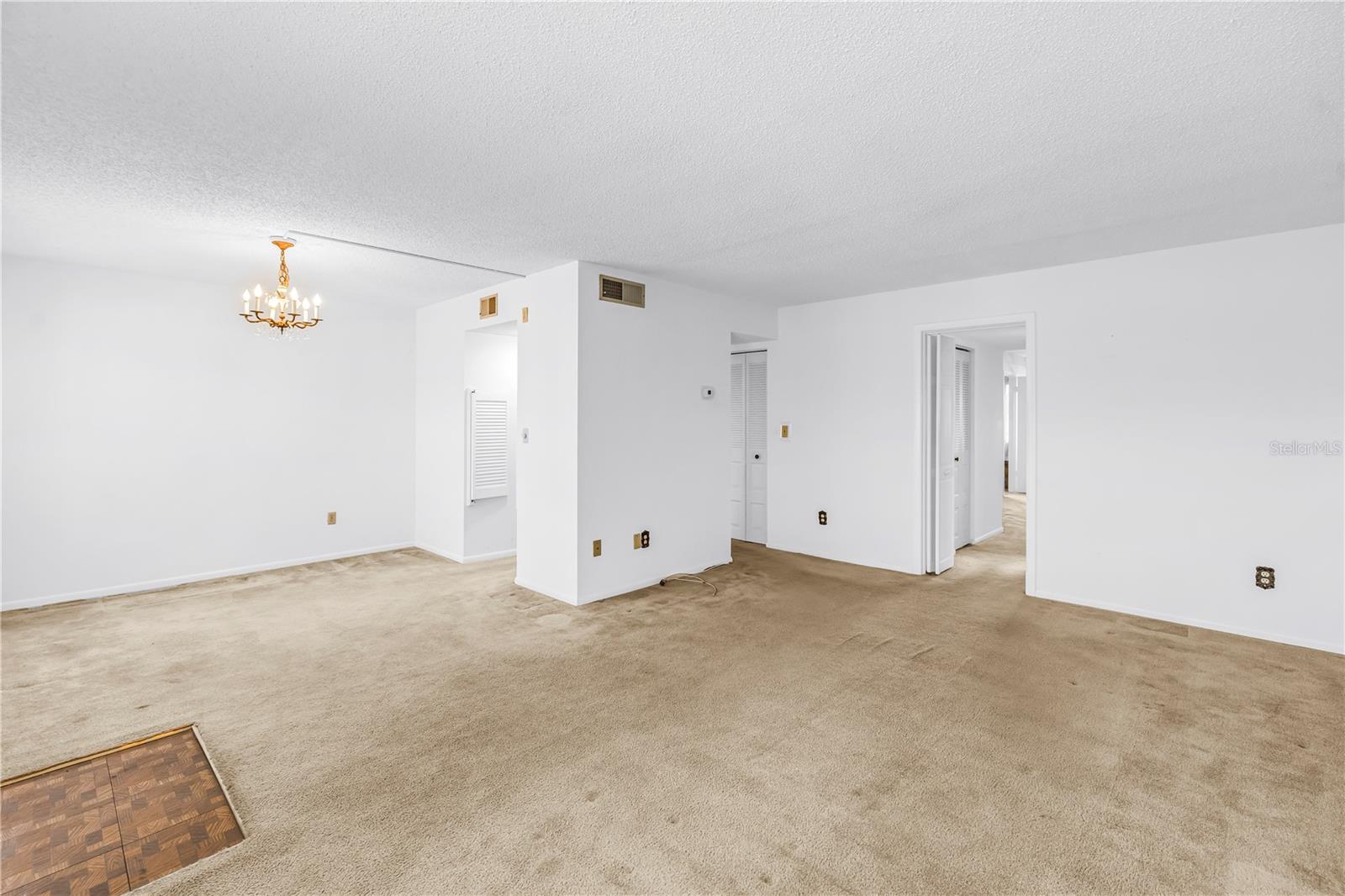 Image 2 of 32 For 4920 Locust Street Ne 204