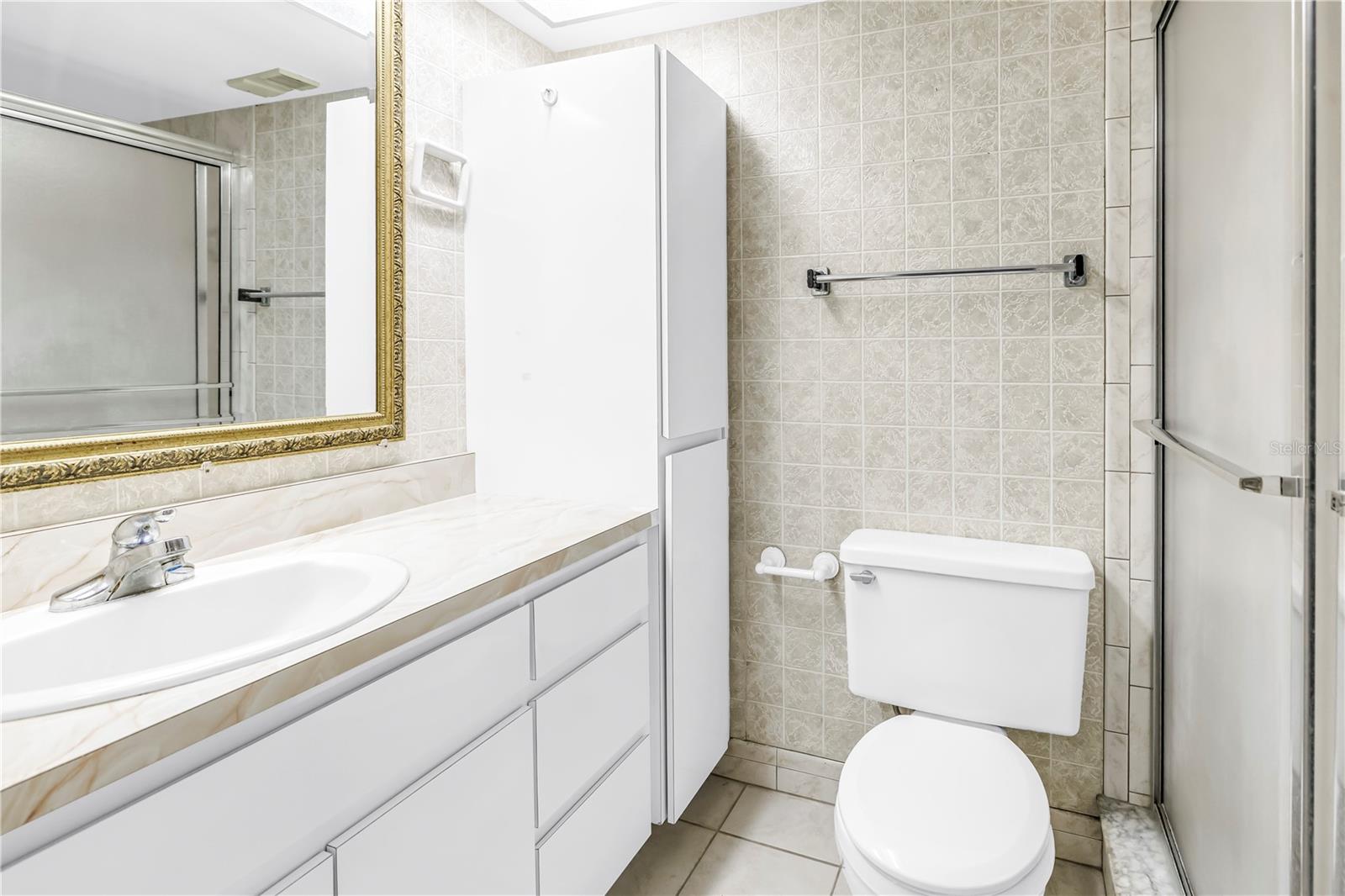 Image 22 of 32 For 4920 Locust Street Ne 204