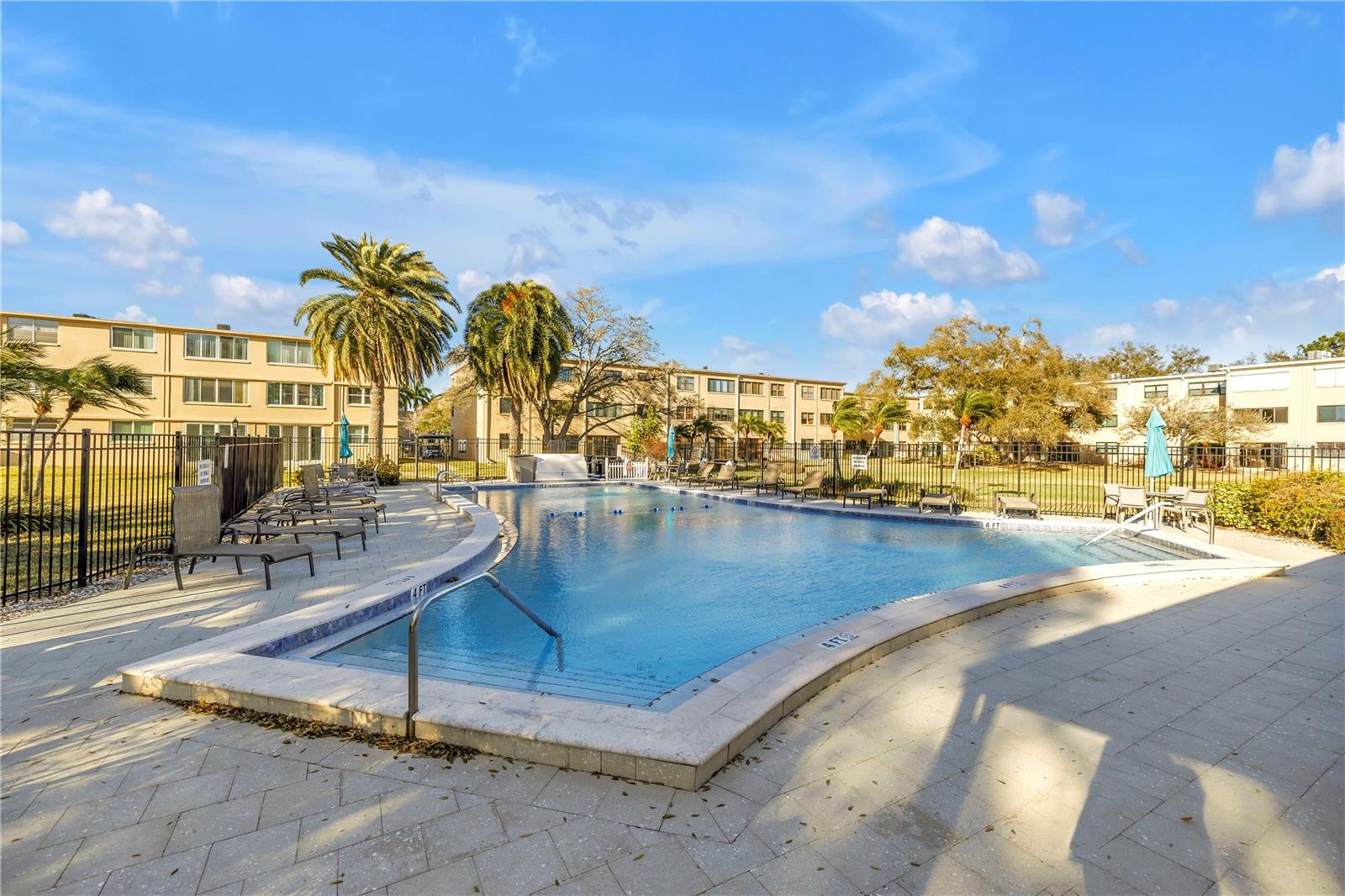 Image 25 of 32 For 4920 Locust Street Ne 204