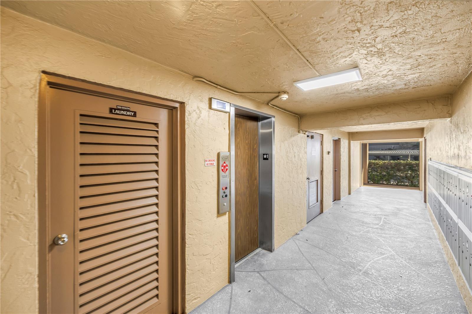 Image 28 of 32 For 4920 Locust Street Ne 204