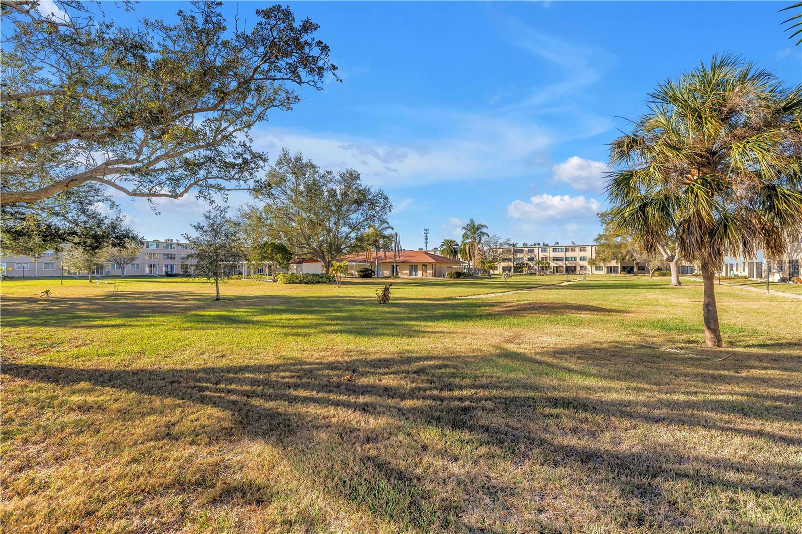 Image 29 of 32 For 4920 Locust Street Ne 204