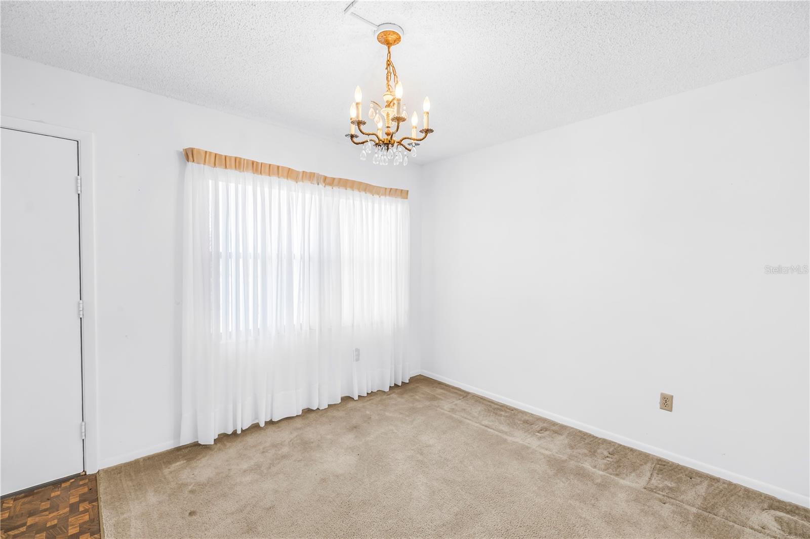 Image 5 of 32 For 4920 Locust Street Ne 204