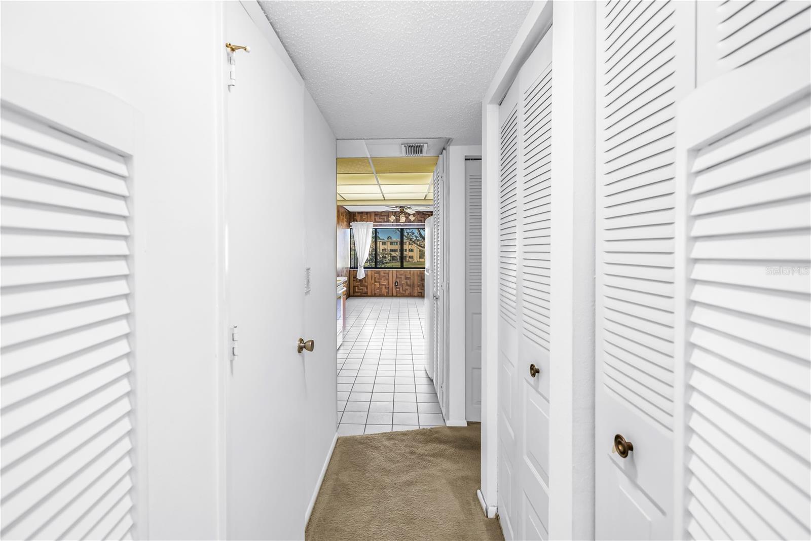 Image 8 of 32 For 4920 Locust Street Ne 204