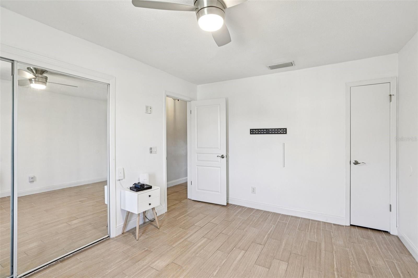 Image 17 of 30 For 13754 Orange Sunset Drive 202