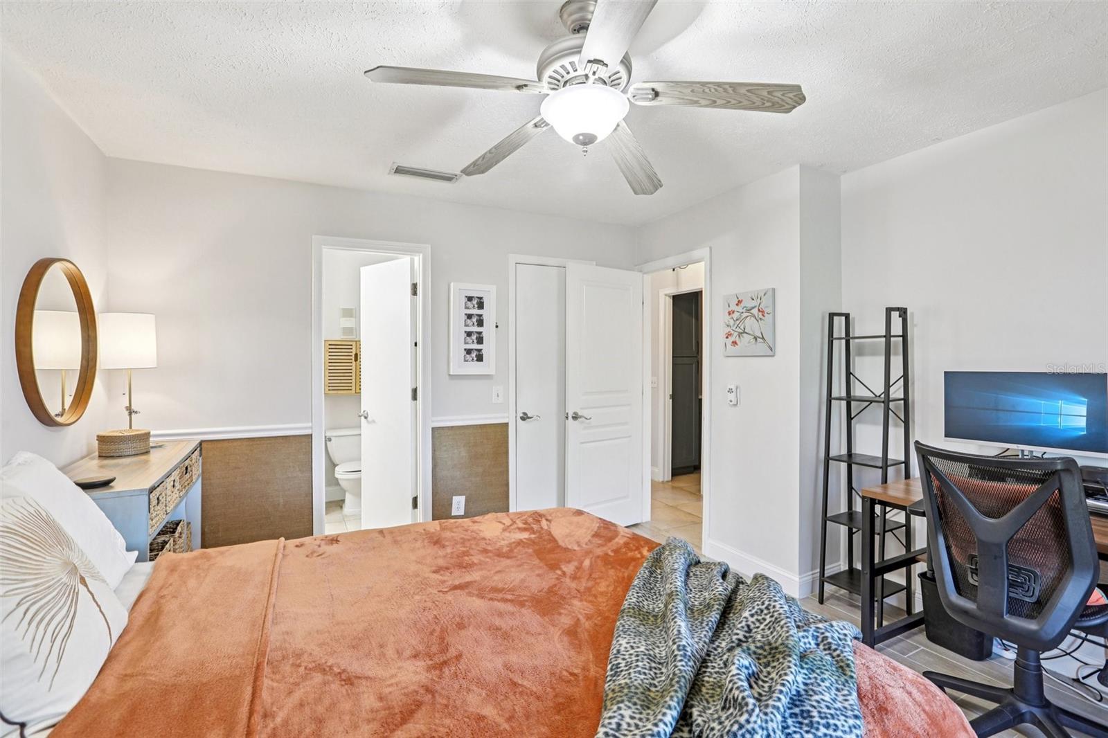 Image 19 of 30 For 13754 Orange Sunset Drive 202