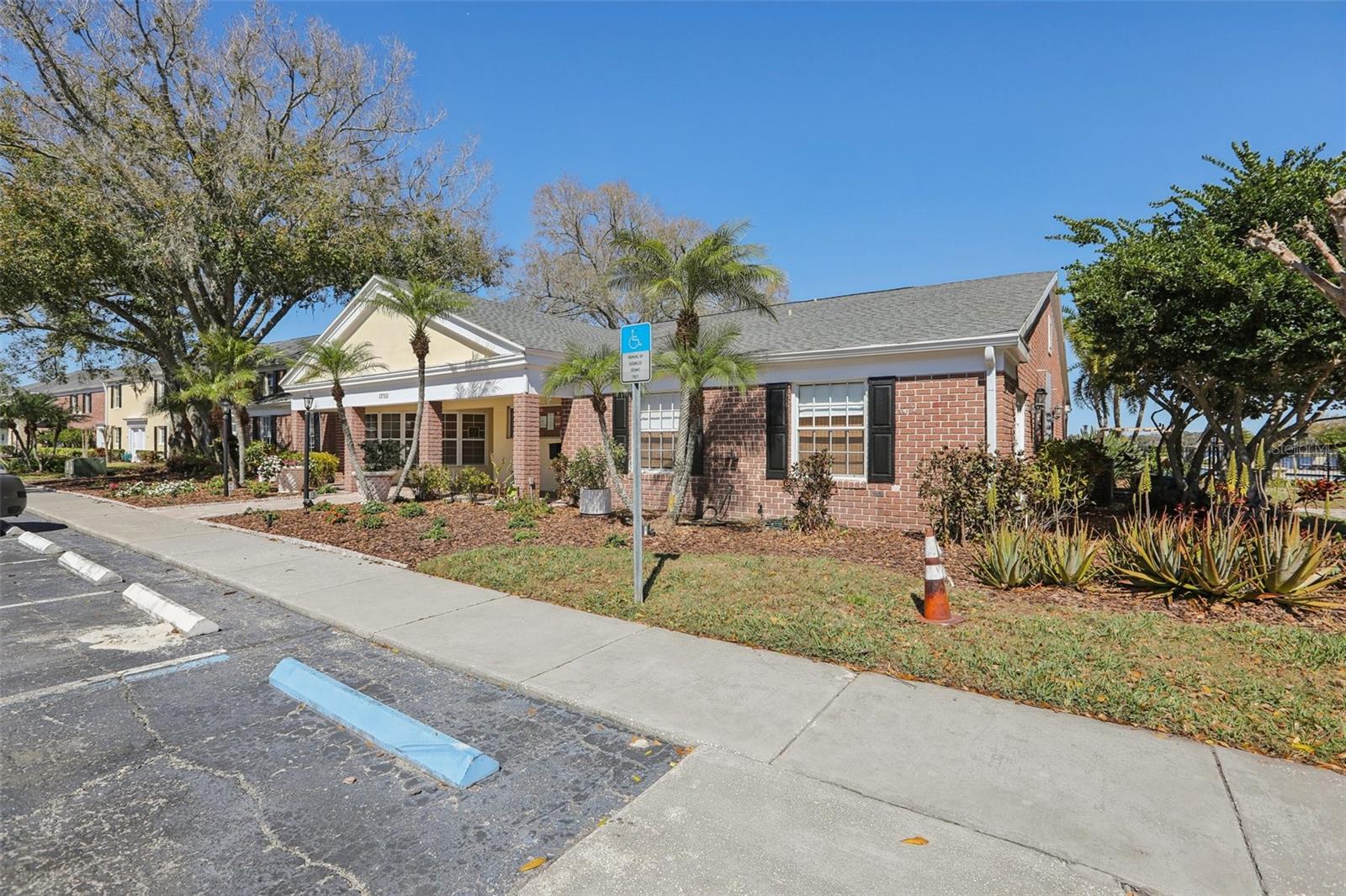 Image 25 of 30 For 13754 Orange Sunset Drive 202