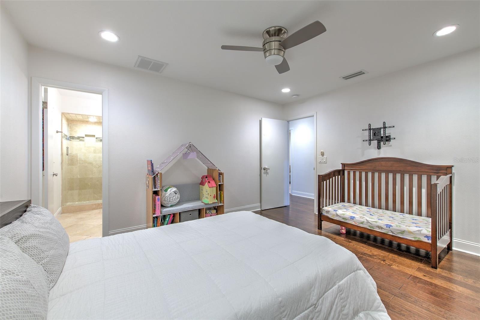 Image 15 of 28 For 3208 Hawthorne Road