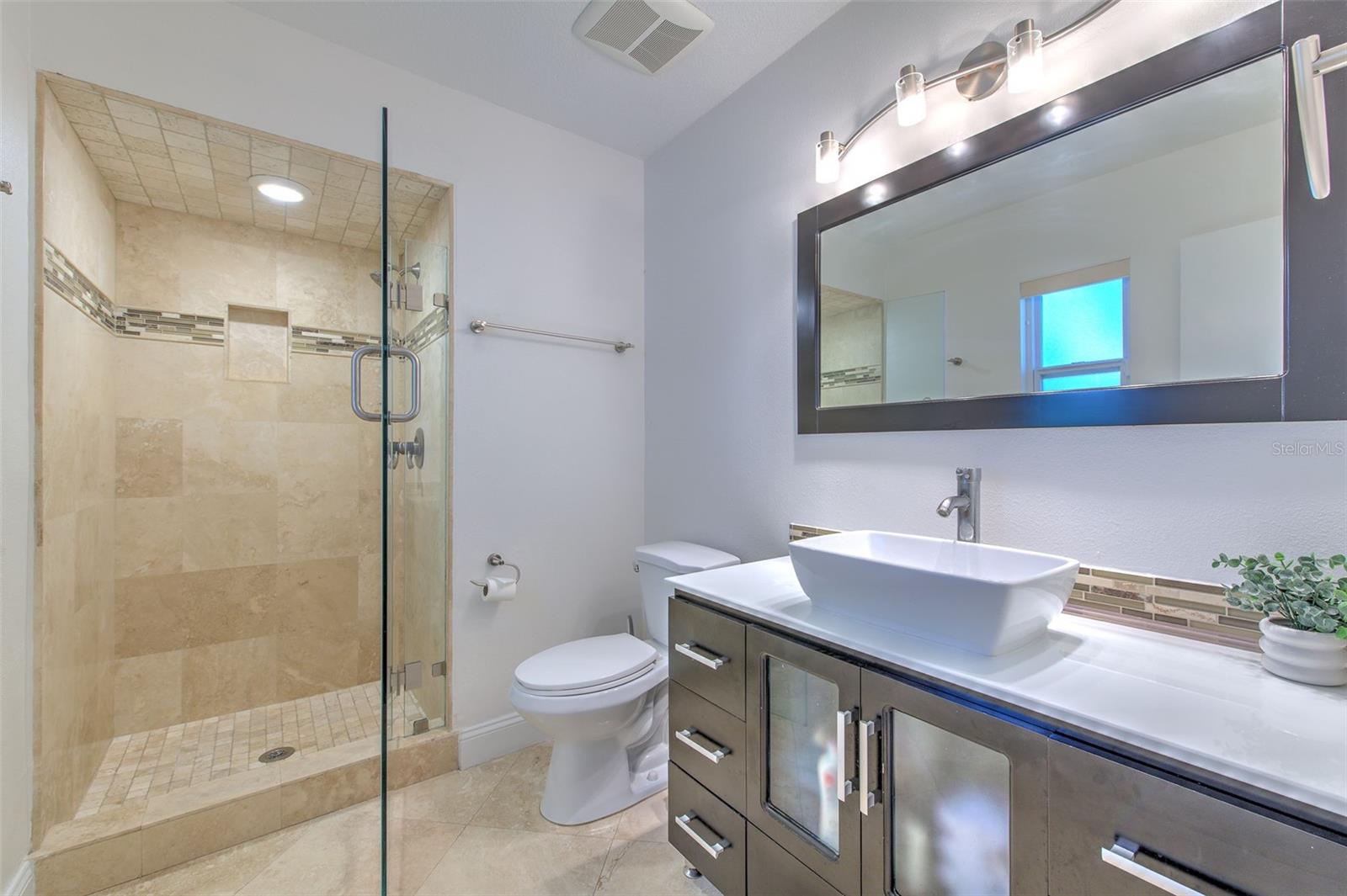 Image 16 of 28 For 3208 Hawthorne Road