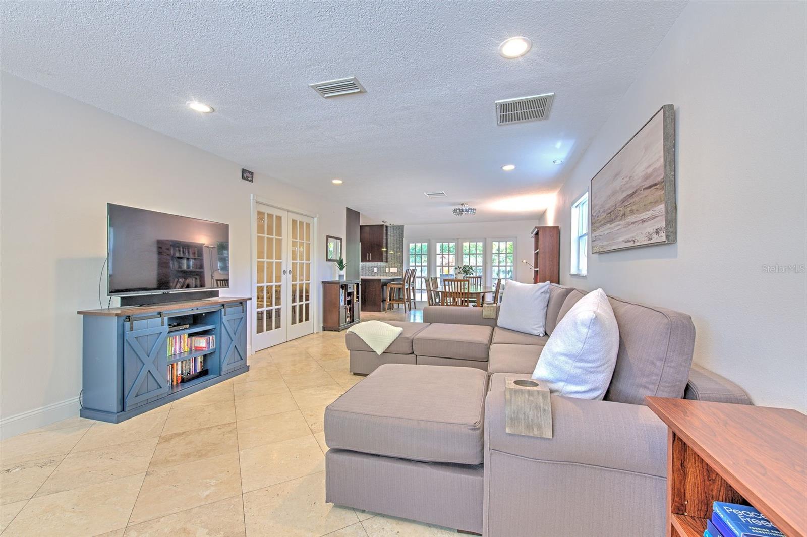 Image 4 of 28 For 3208 Hawthorne Road