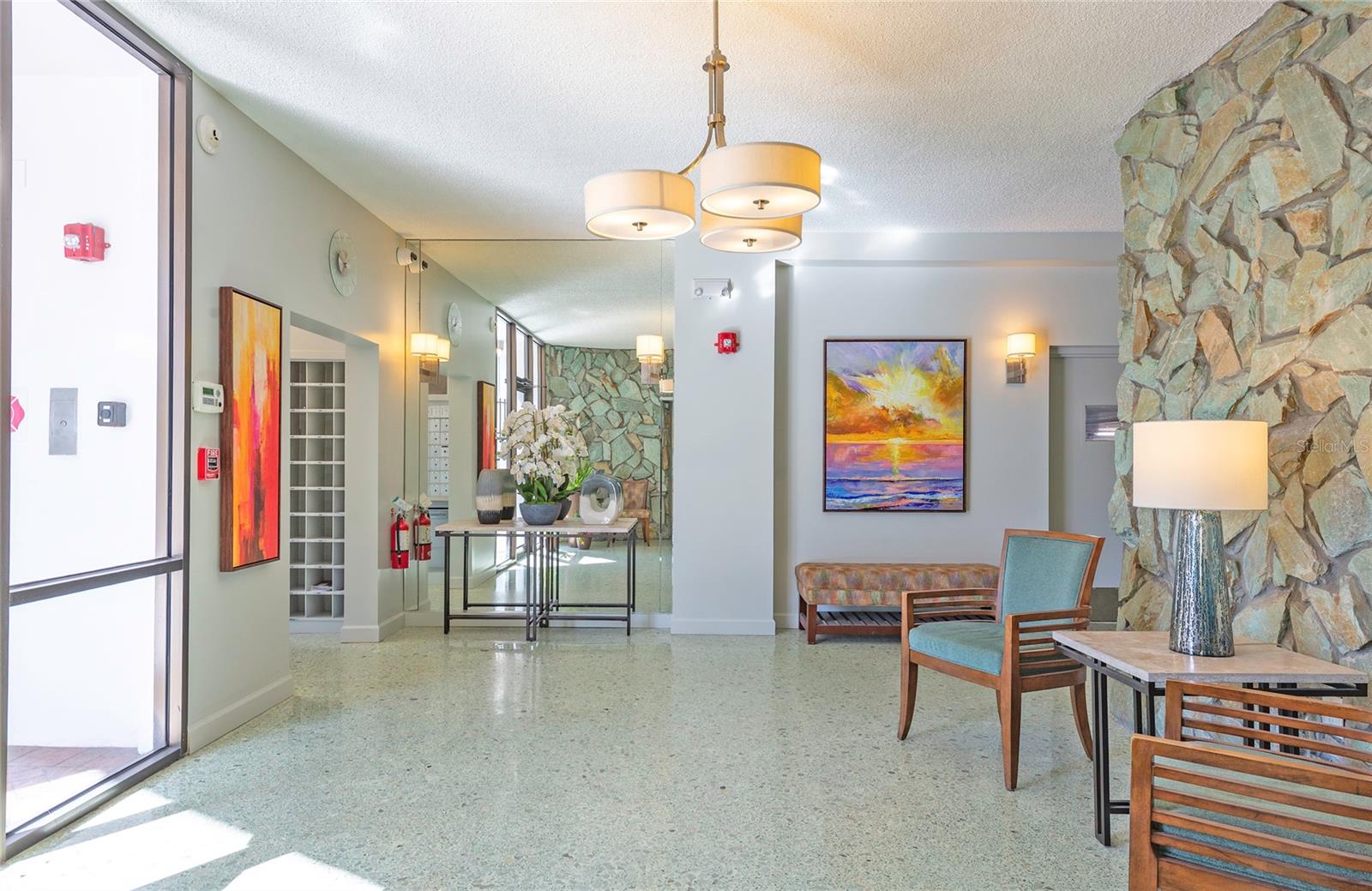 Image 26 of 48 For 700 Beach Drive Ne 406