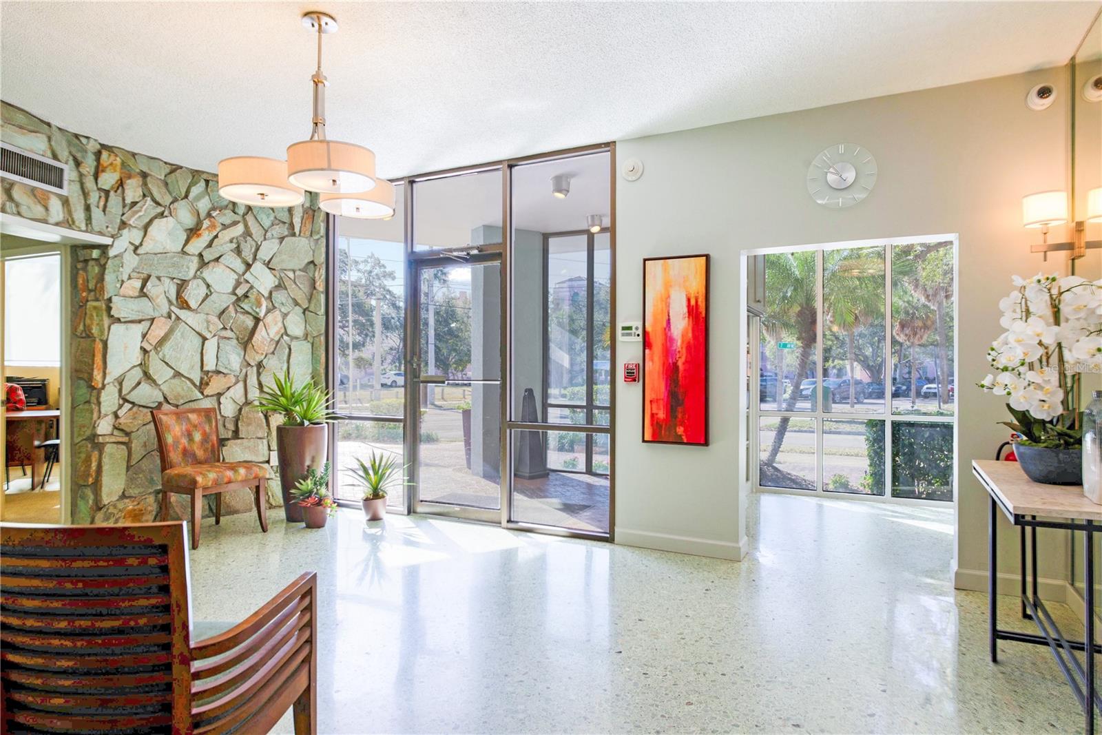 Image 27 of 48 For 700 Beach Drive Ne 406