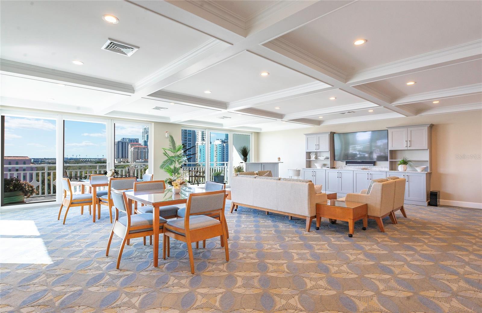 Image 32 of 48 For 700 Beach Drive Ne 406