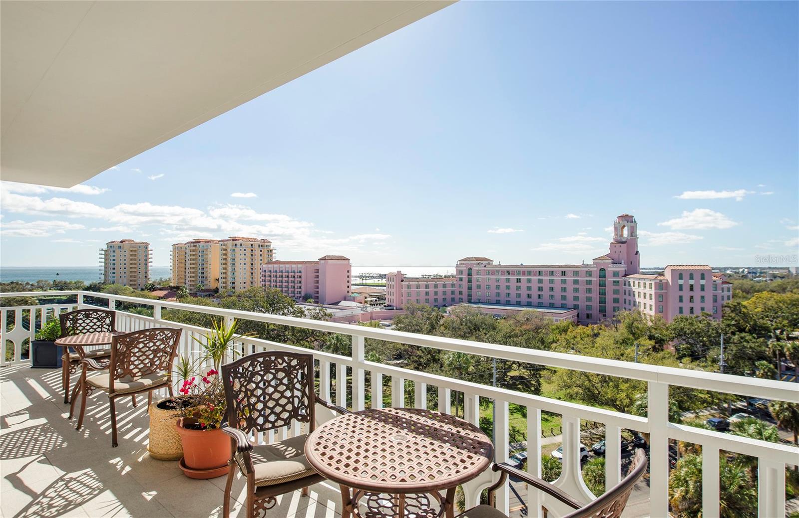 Image 35 of 48 For 700 Beach Drive Ne 406