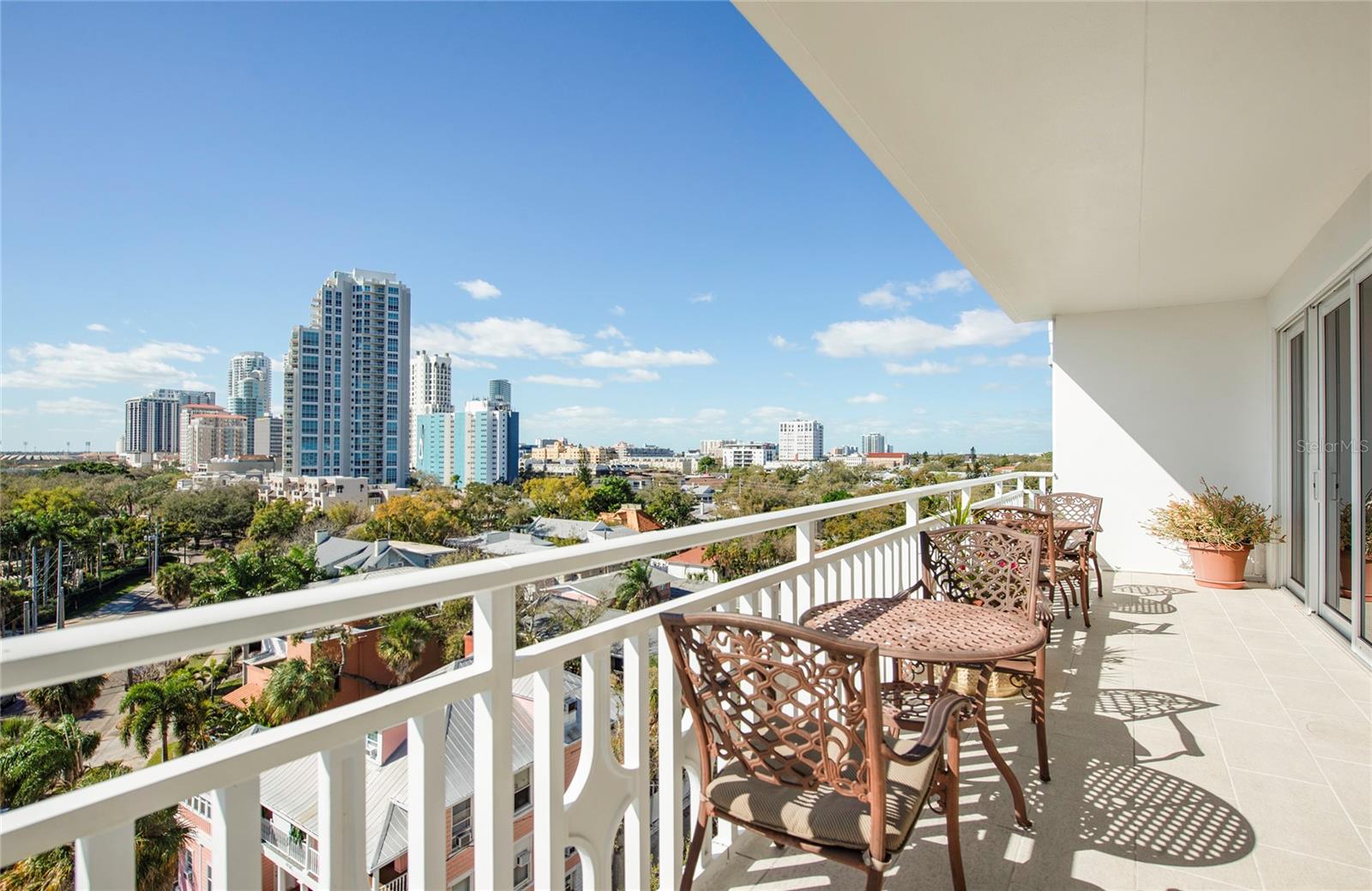 Image 38 of 48 For 700 Beach Drive Ne 406