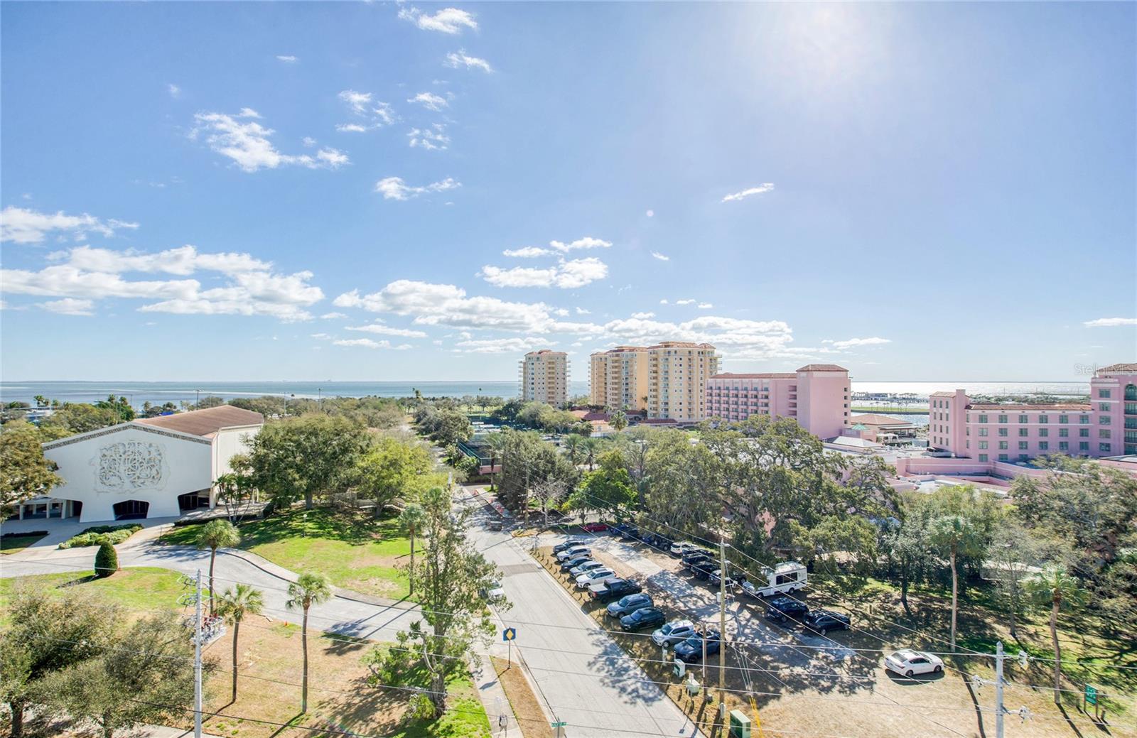 Image 39 of 48 For 700 Beach Drive Ne 406