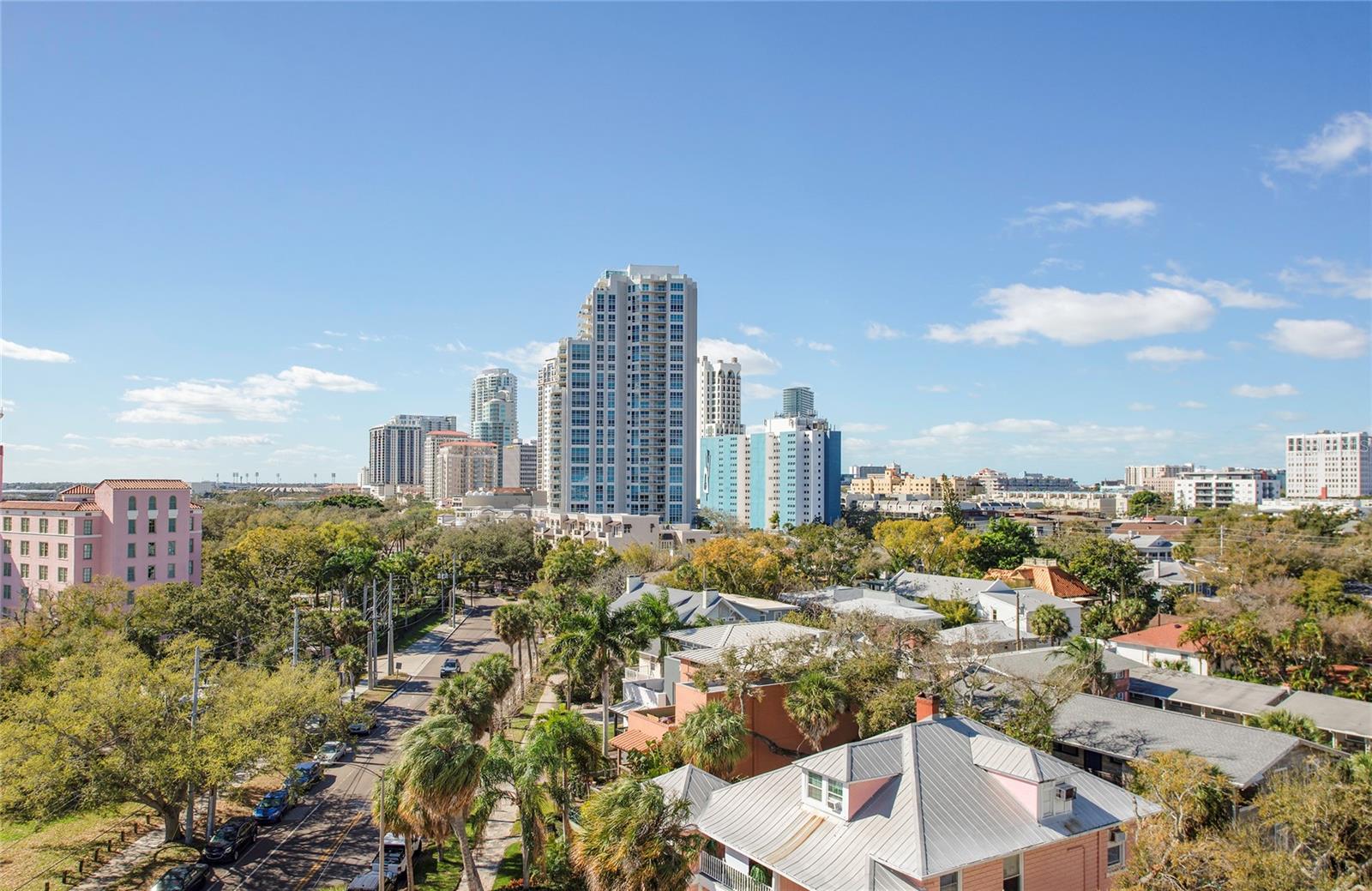 Image 41 of 48 For 700 Beach Drive Ne 406