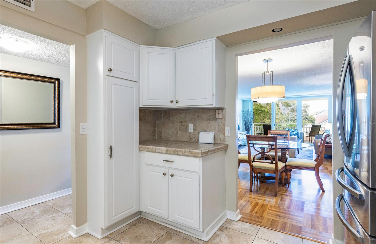 Image 8 of 48 For 700 Beach Drive Ne 406