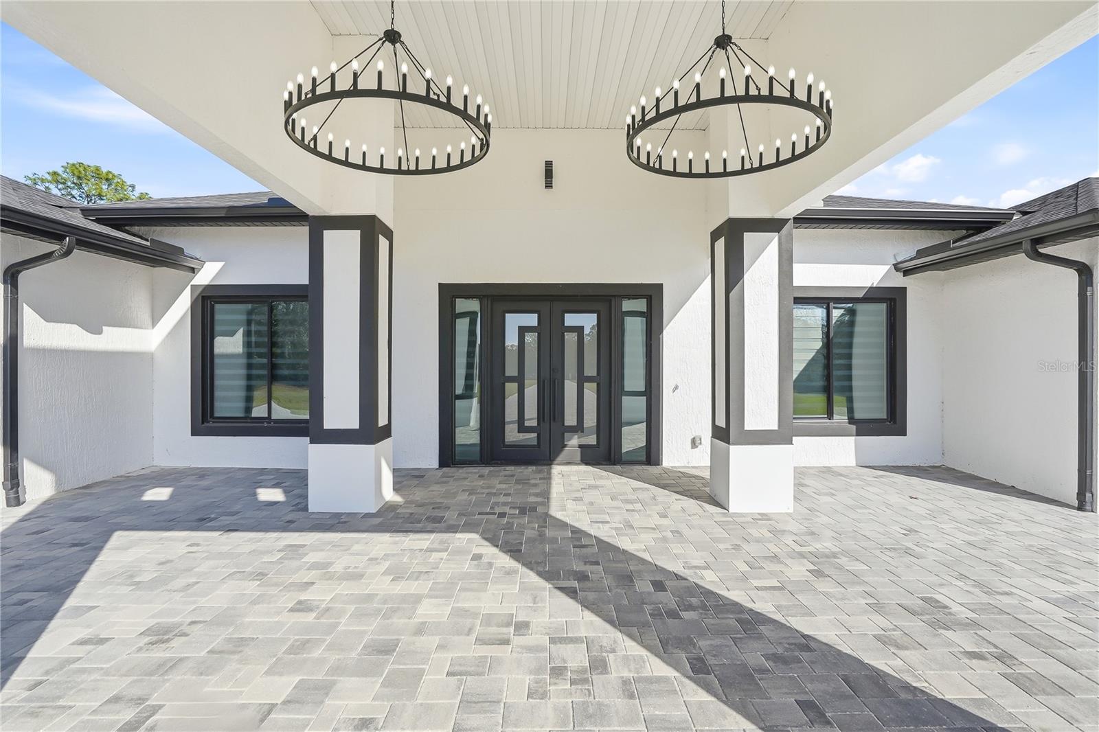 Listing photo id 8 for 17736 Overstreet Lane