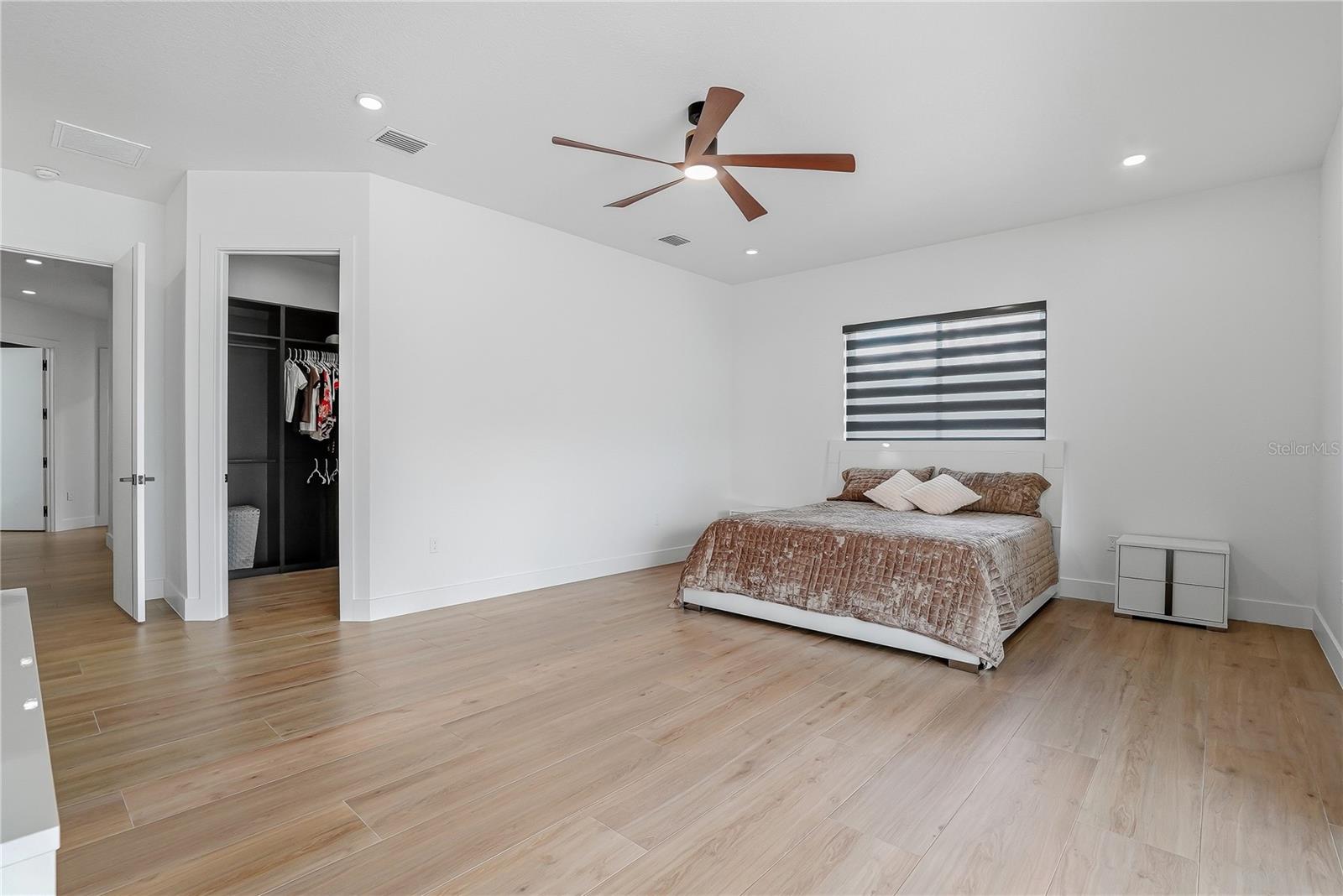 Listing photo id 28 for 17736 Overstreet Lane