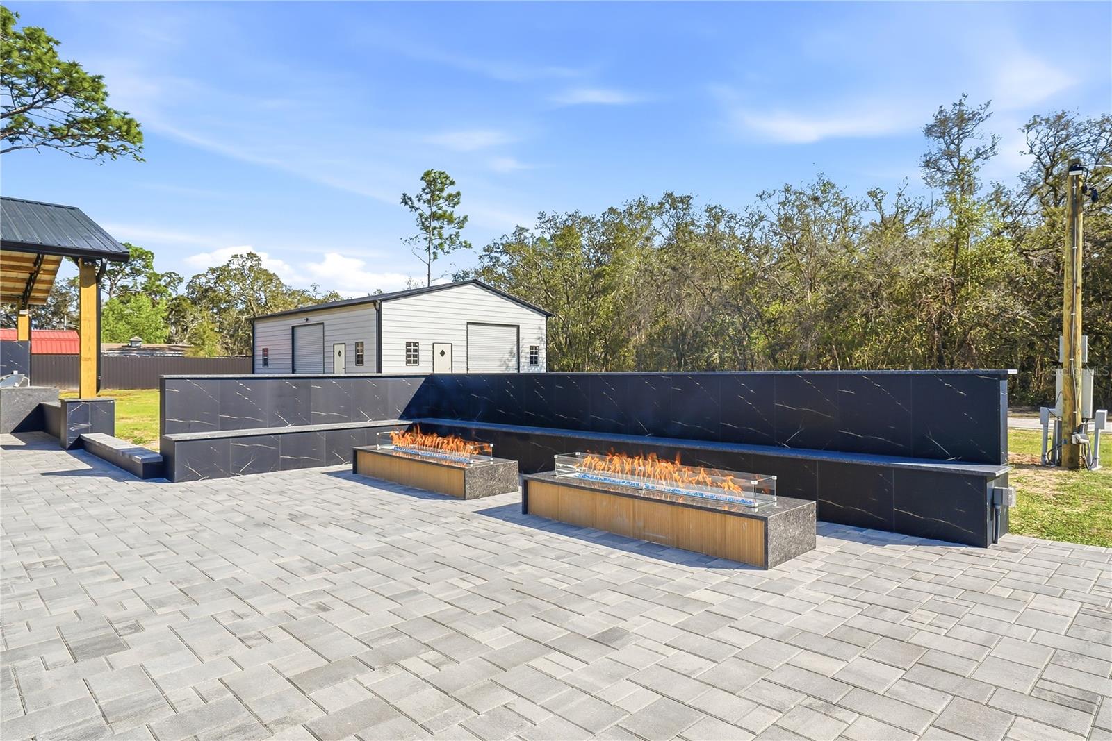 Listing photo id 51 for 17736 Overstreet Lane