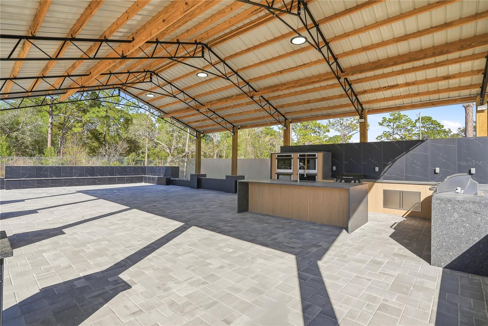 Listing photo id 56 for 17736 Overstreet Lane