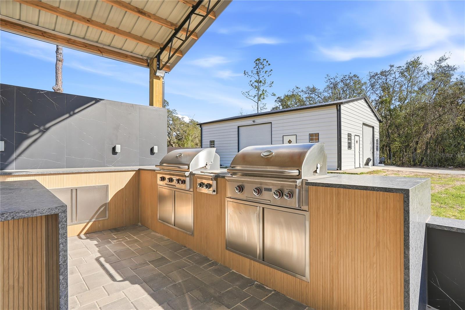 Listing photo id 57 for 17736 Overstreet Lane