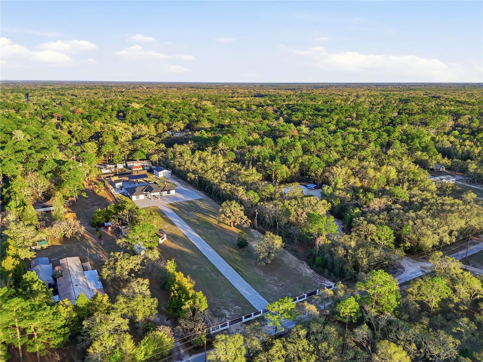 Listing photo id 68 for 17736 Overstreet Lane