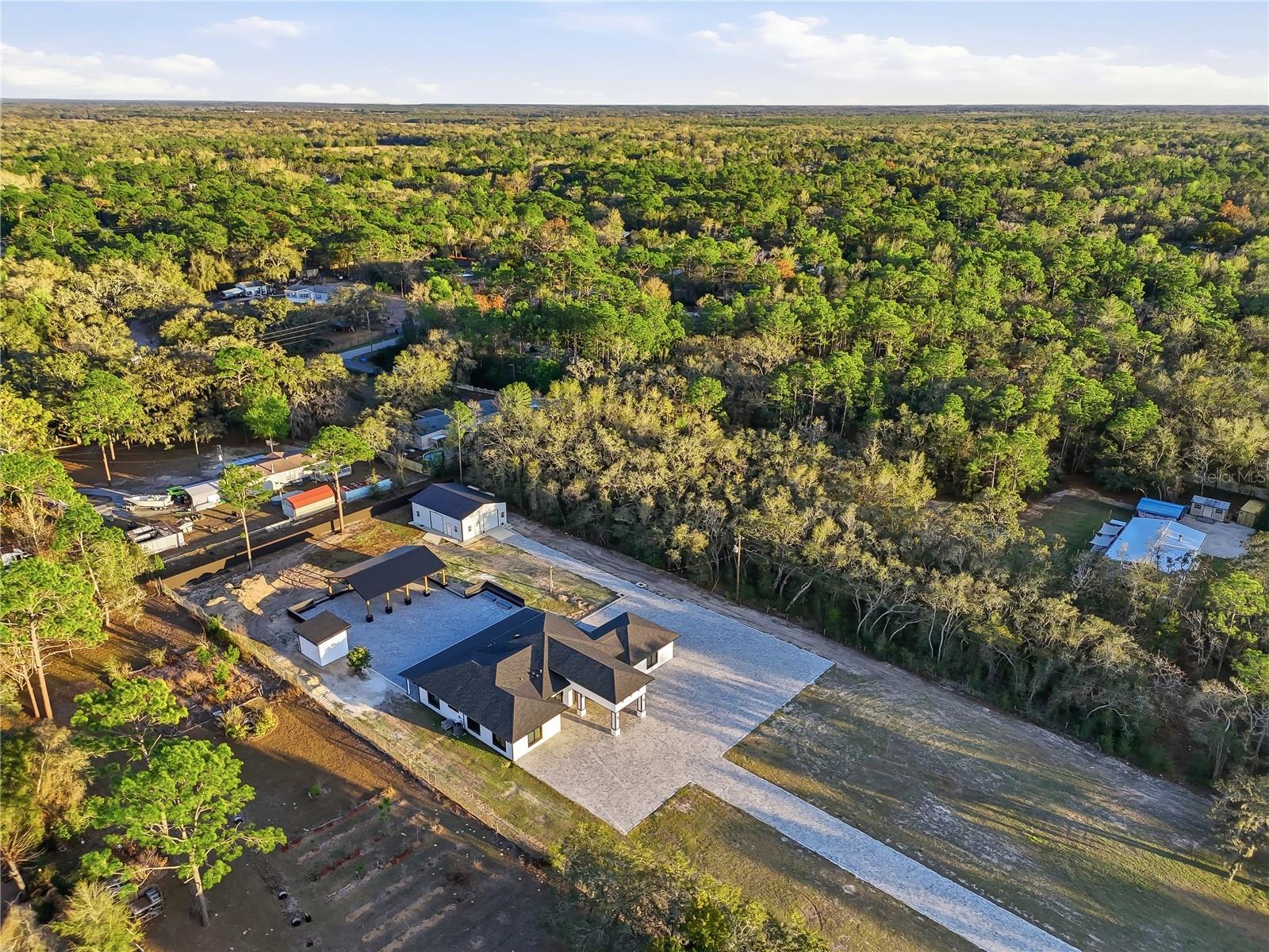 Listing photo id 69 for 17736 Overstreet Lane