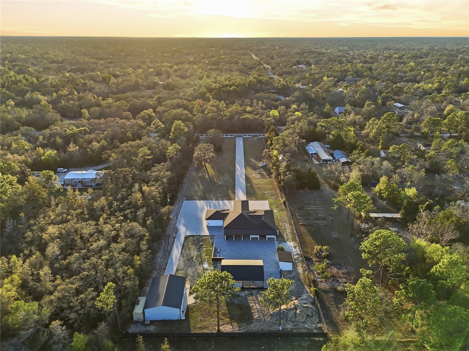 Listing photo id 71 for 17736 Overstreet Lane