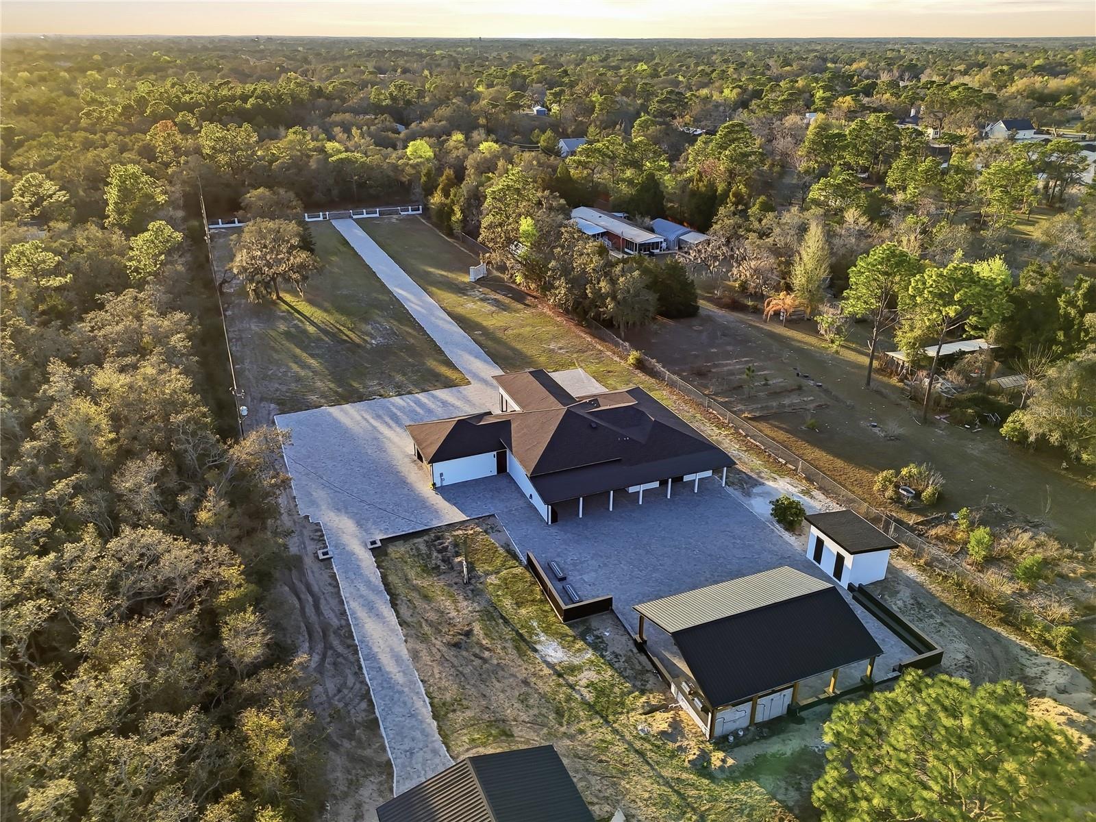 Listing photo id 72 for 17736 Overstreet Lane