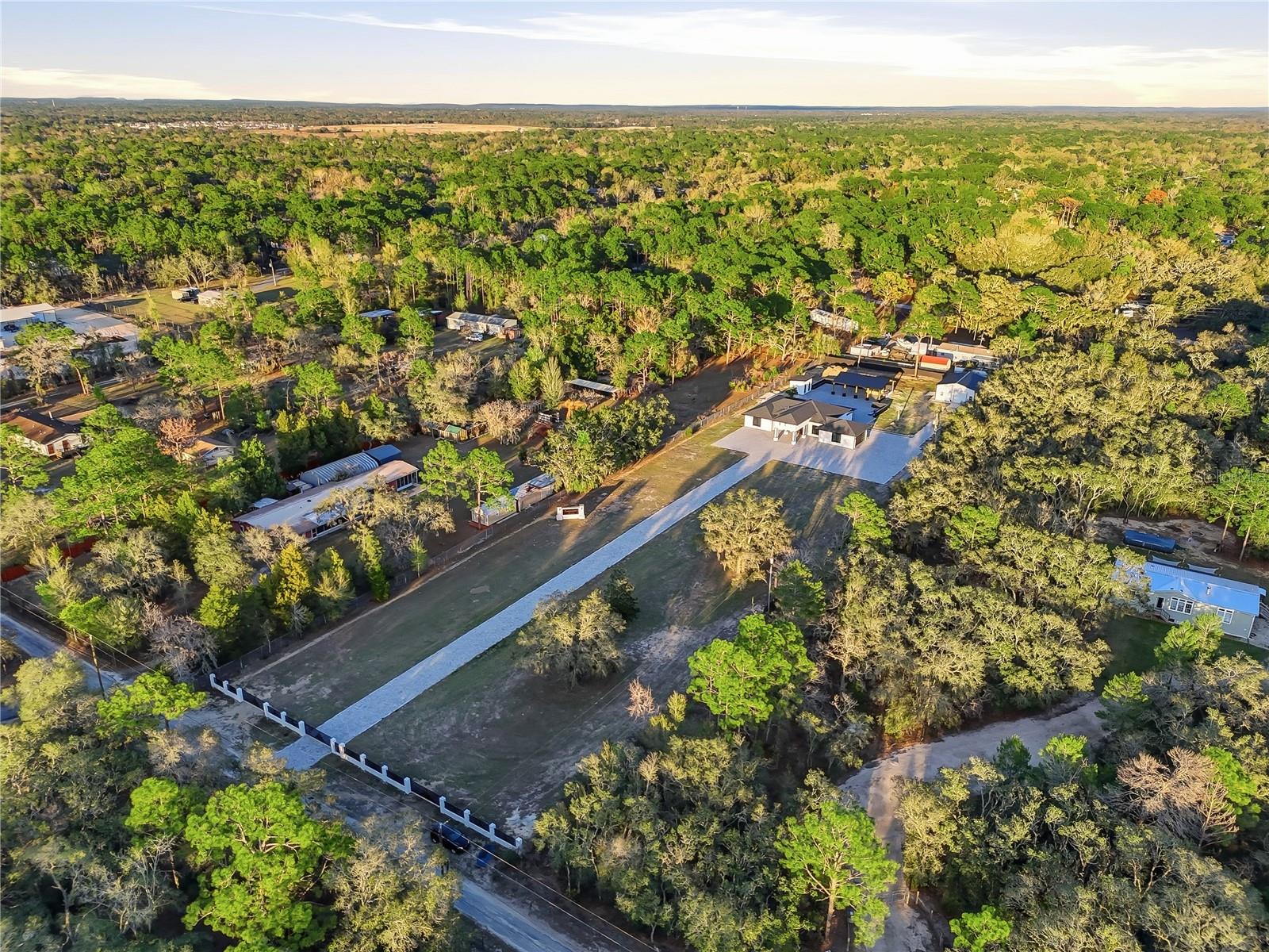 Listing photo id 73 for 17736 Overstreet Lane