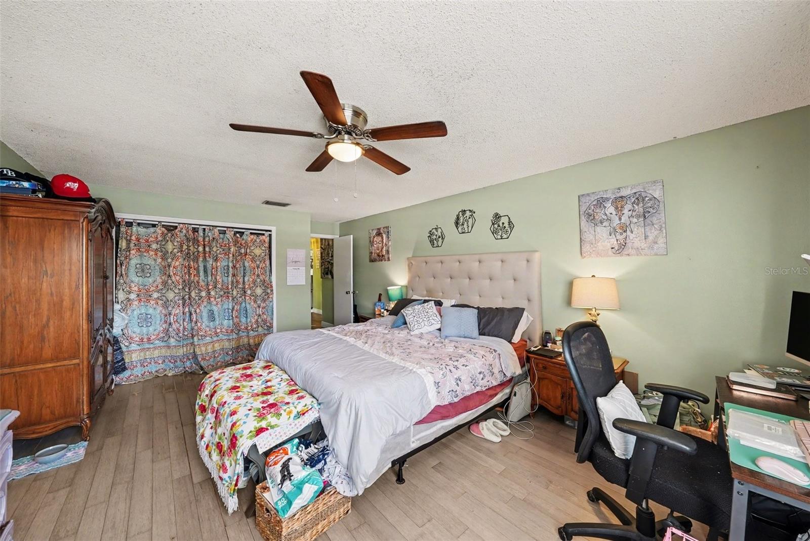 Image 16 of 30 For 701 Poinsettia Road 240