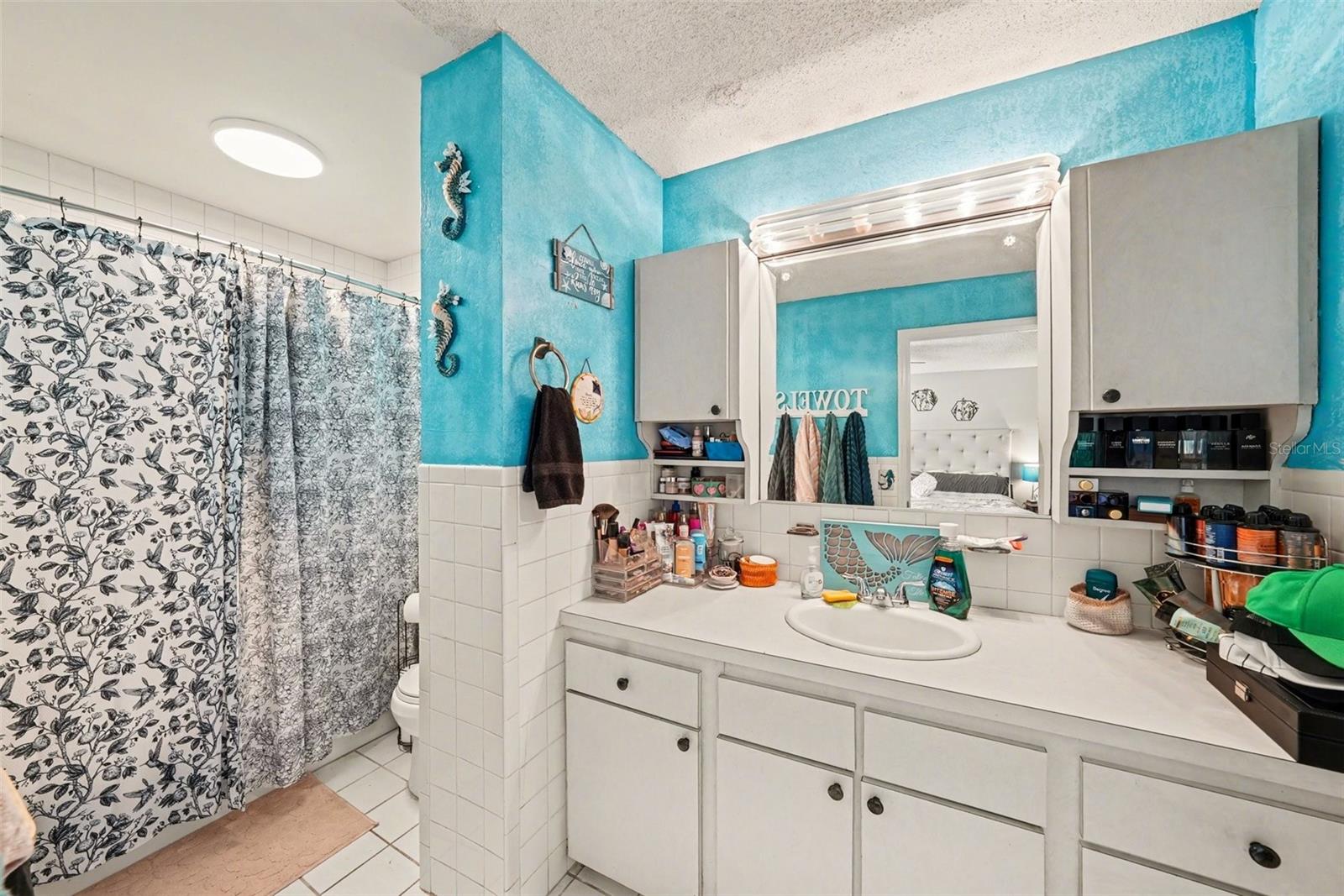 Image 18 of 30 For 701 Poinsettia Road 240