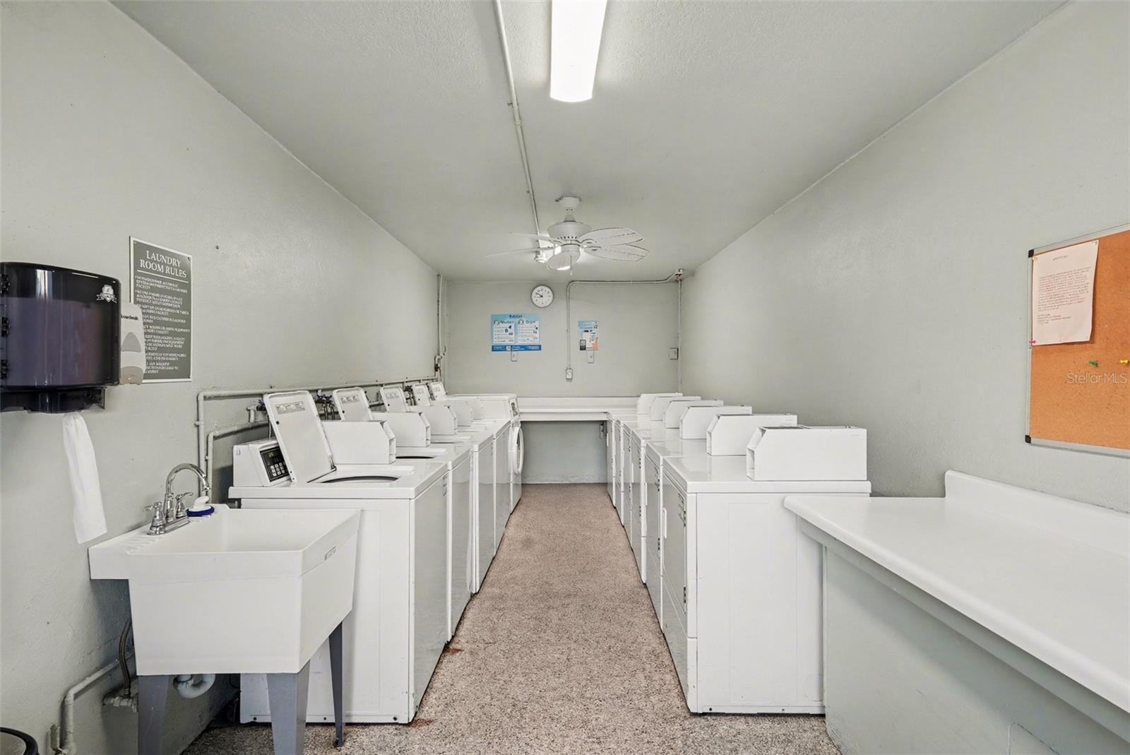 Image 20 of 30 For 701 Poinsettia Road 240