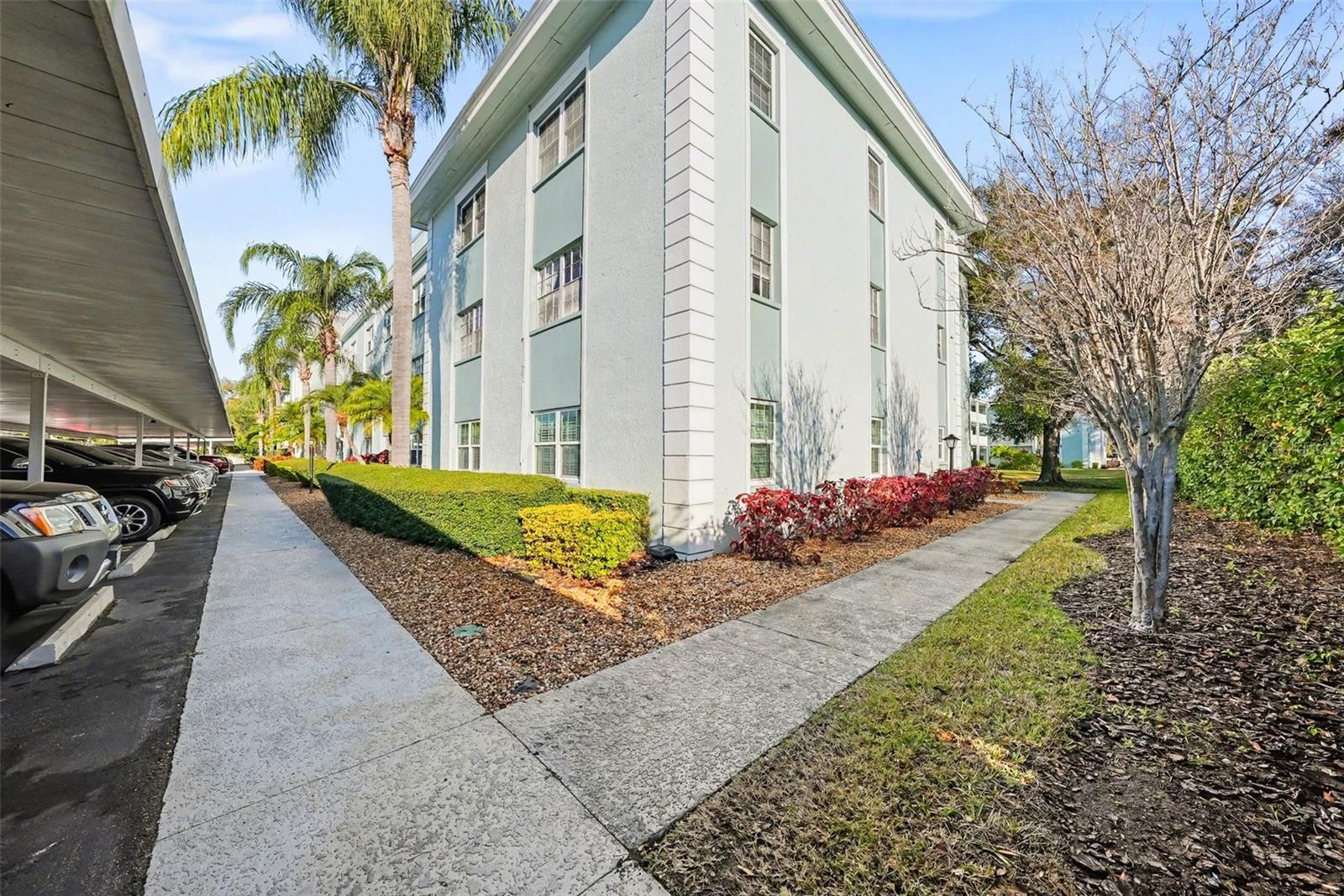 Image 23 of 30 For 701 Poinsettia Road 240