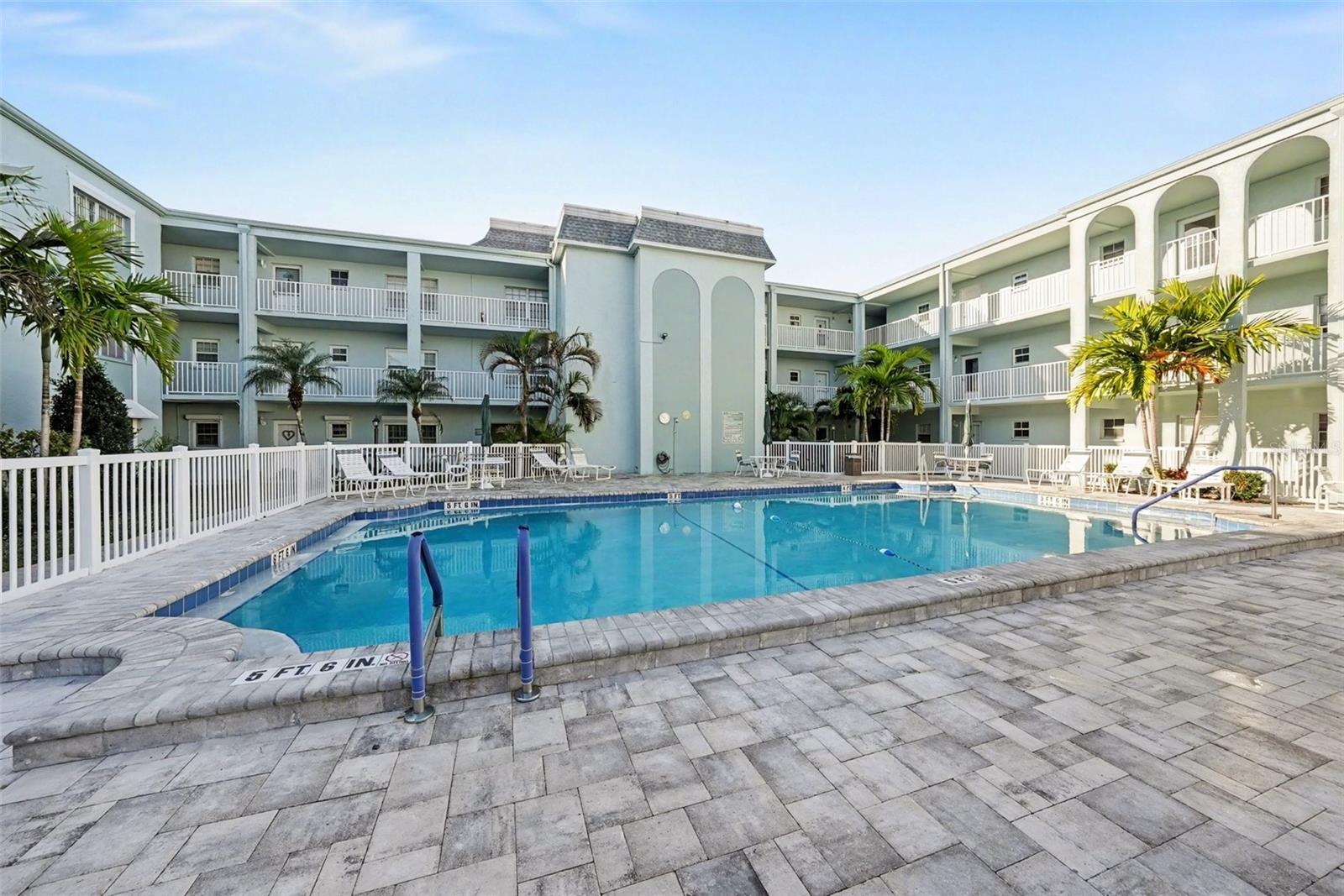 Image 28 of 30 For 701 Poinsettia Road 240