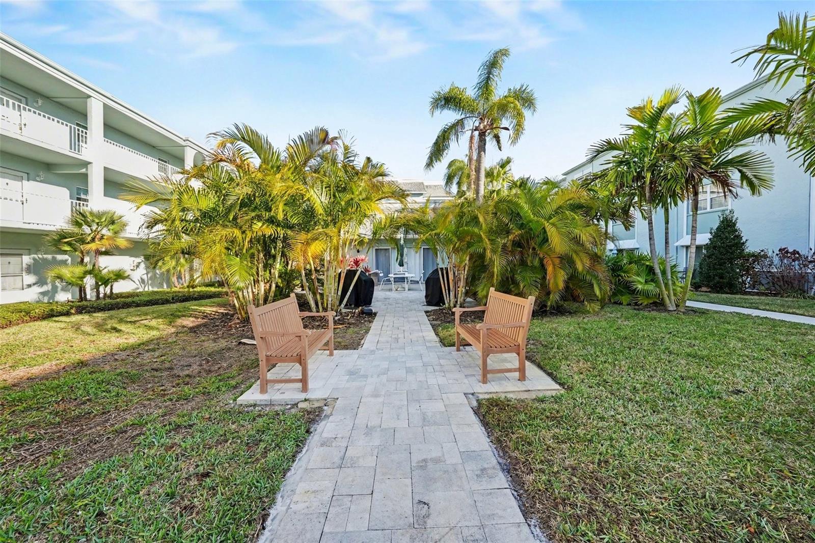 Image 29 of 30 For 701 Poinsettia Road 240