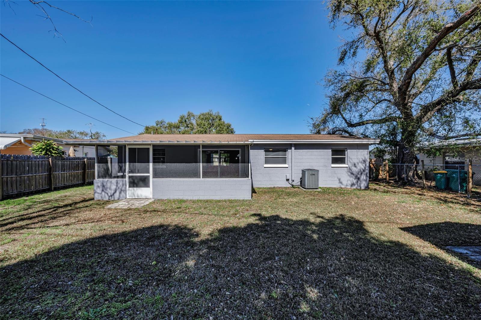 Listing photo id 8 for 5449 63rd Way N