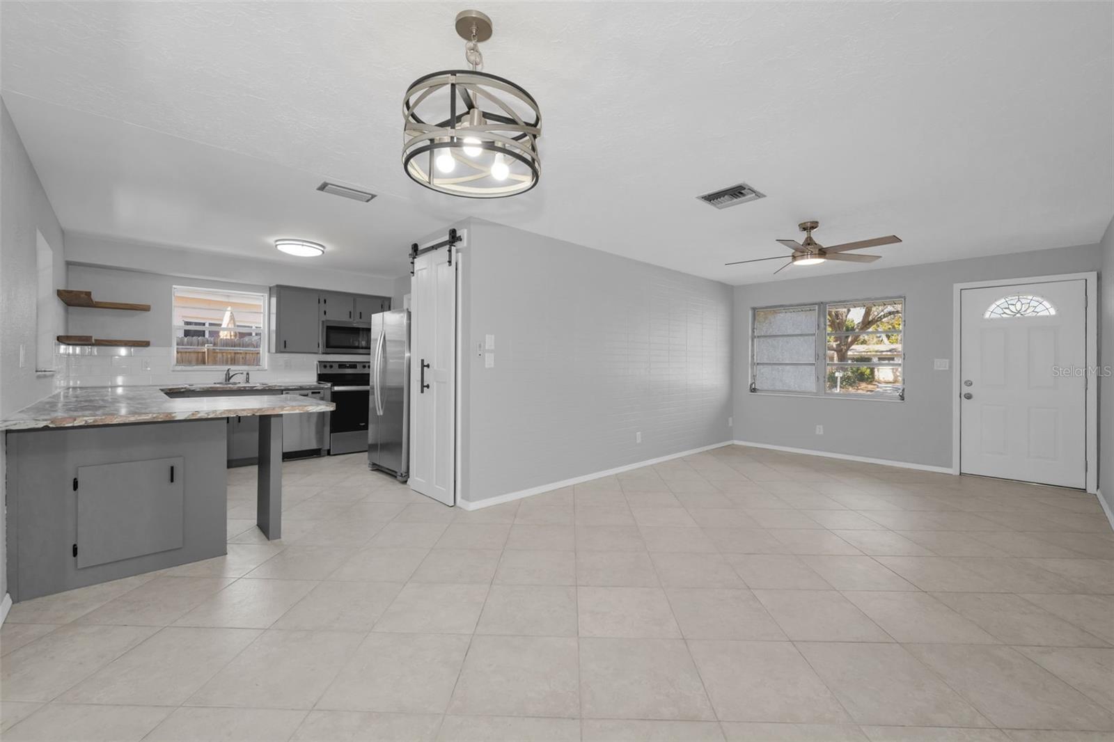 Listing photo id 17 for 5449 63rd Way N