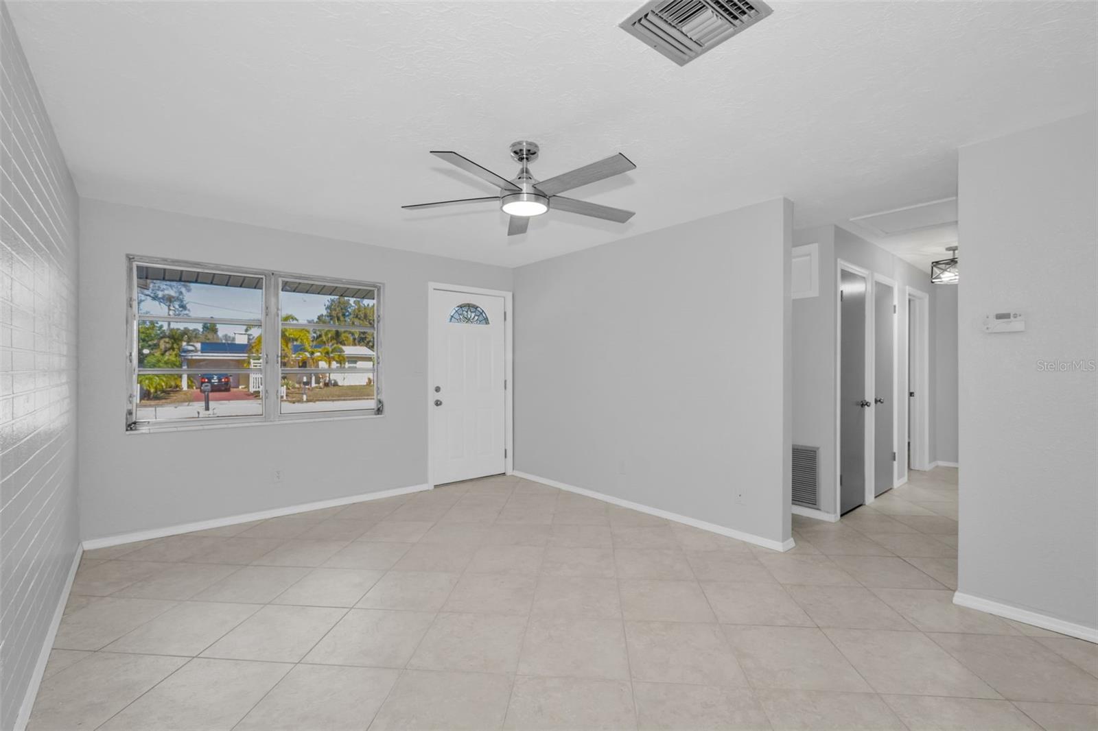 Listing photo id 19 for 5449 63rd Way N