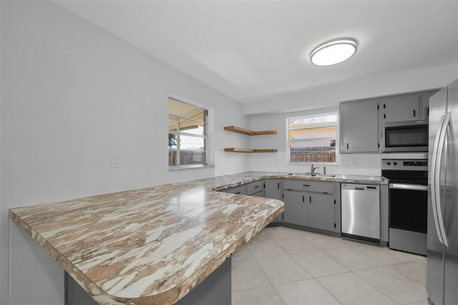 Listing photo id 21 for 5449 63rd Way N