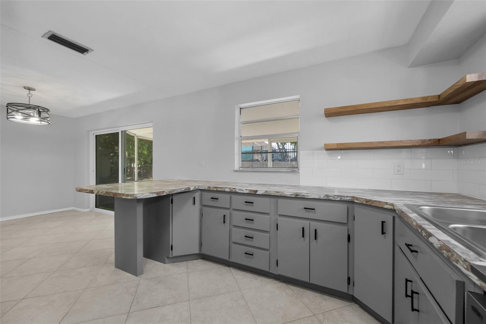 Listing photo id 22 for 5449 63rd Way N